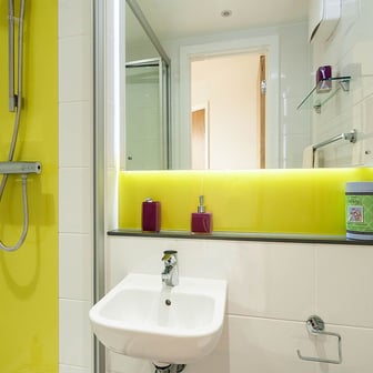 Classic En Suite - Image 5